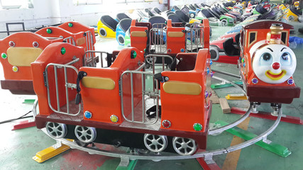 江西兒童室內(nèi)游樂(lè)設(shè)備與托馬斯火車廠家直銷 品質(zhì)與樂(lè)趣的結(jié)合